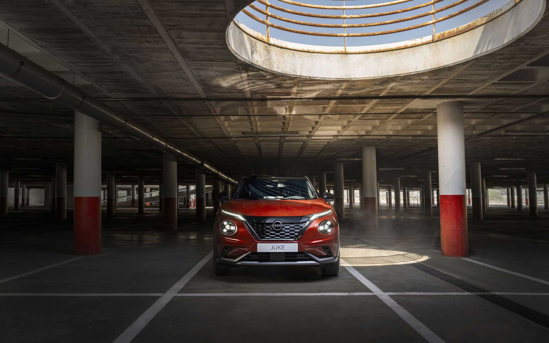 Nissan JUKE exterior front design video loop